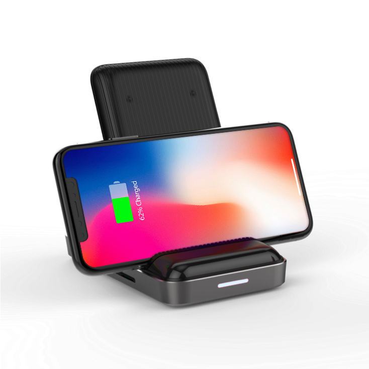 HyperDrive 7.5W Wireless Charger USB-C Hub