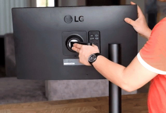 Màn hình LG UltraFine™ UHD 32'' IPS HDR 10 USB Type-C™ Ergo Stand 32UN880-B