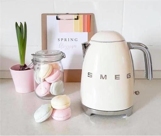 Ấm siêu tốc Smeg KLF03