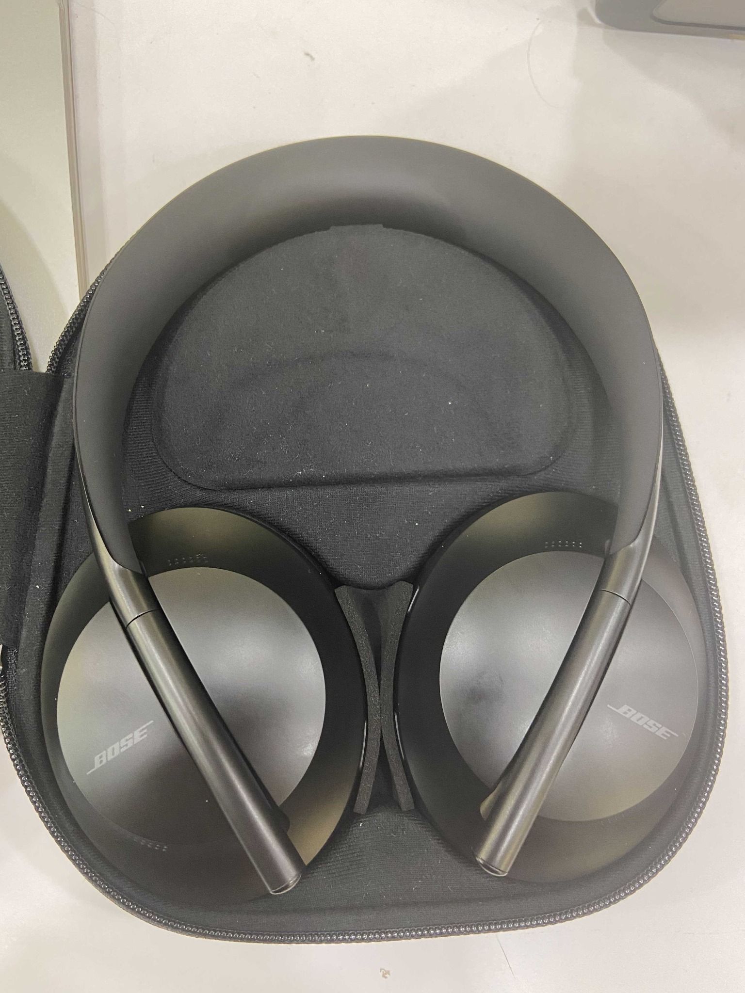 Tai nghe chống ồn Bose Noise Cancelling Headphones 700 - Qua sử dụng
