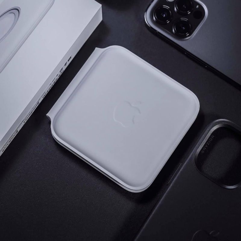 Apple MagSafe Duo Charger