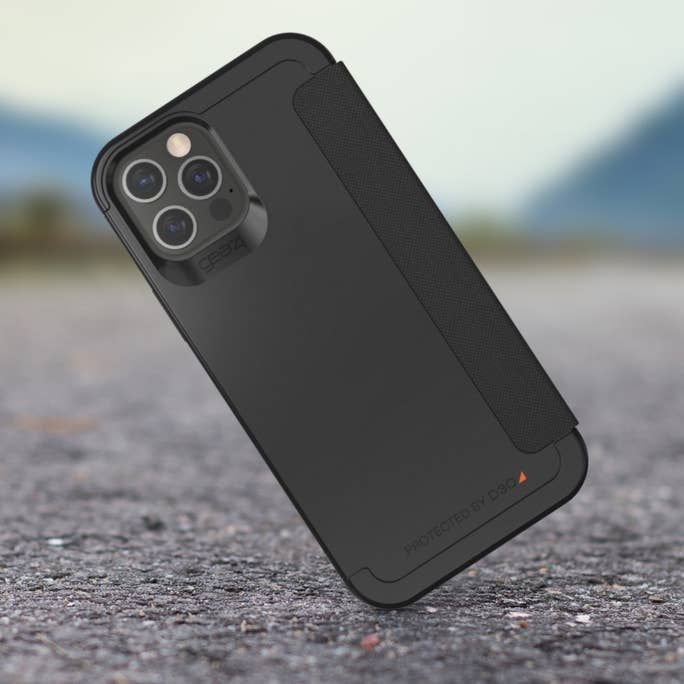 Ốp Gear4 D3O Wembley Flip iPhone 12 Mini