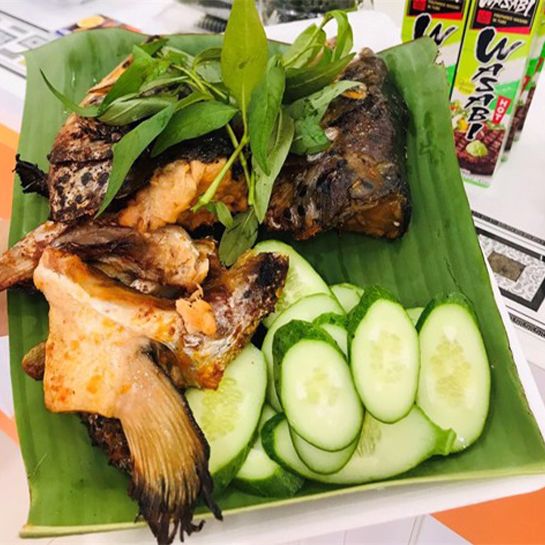Đầu cá hồi nướng