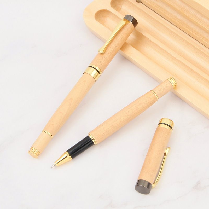 Bút Gỗ Nắp