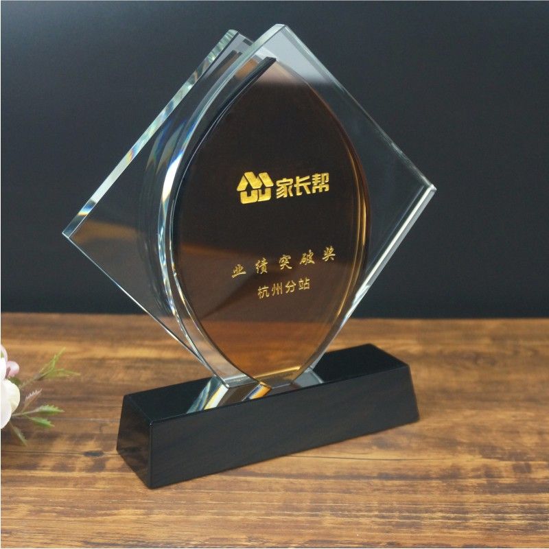 Kỷ Niệm Chương Pha Lê PL246