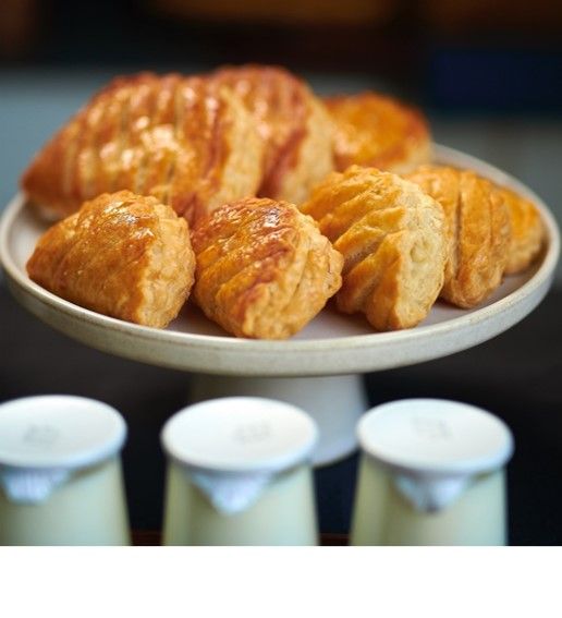 Bánh Turnover Nhân Táo Mini 40g D'OR