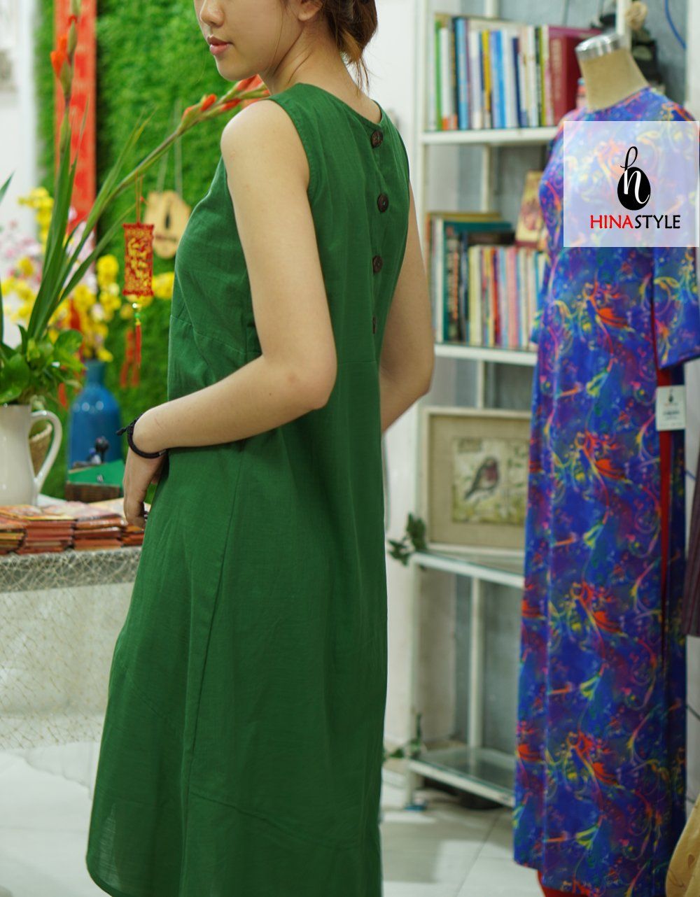 Đần xanh lá xếp ly ngực