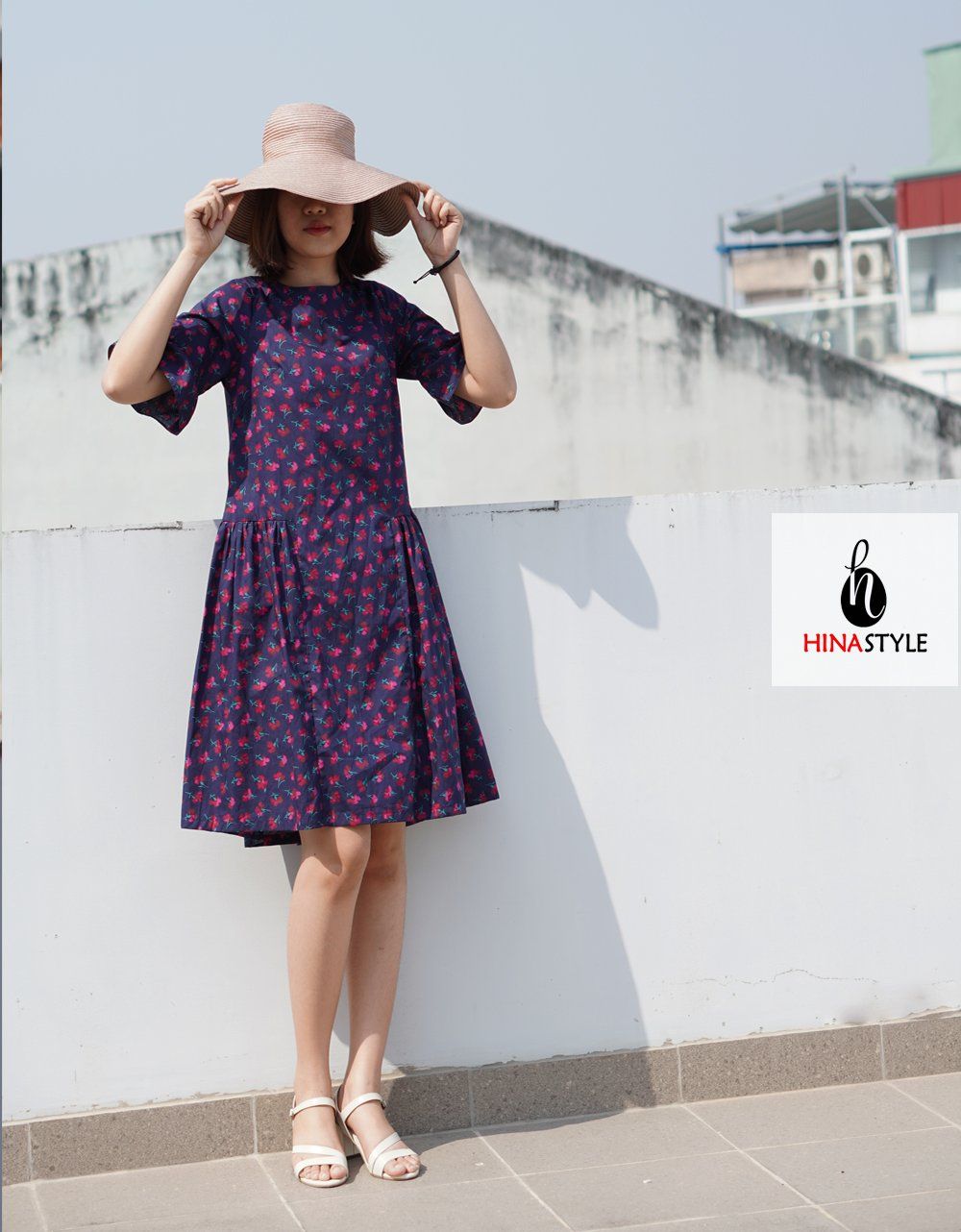Đầm xanh hoa hồng tay bèo kết nút sau