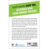 Nhớ Mang Mặt Nạ Dưỡng Khí Cho Mình Trước