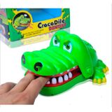 Cá Sấu Cắn Tay Crocodile Dentist