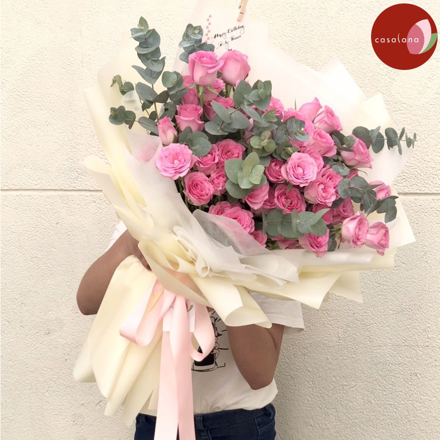 Bó 50 hồng sen mix lá bạc