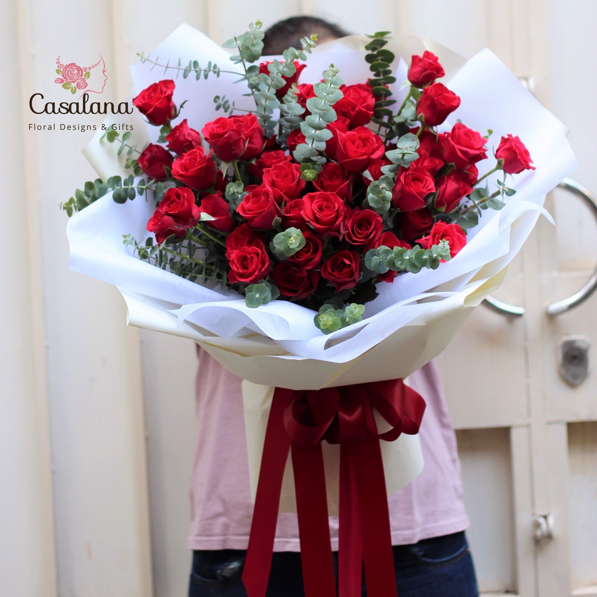 Bó hồng đỏ 50 cành