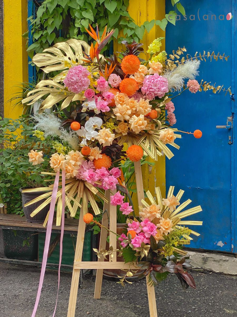 Kệ chúc mừng tone hồng vàng