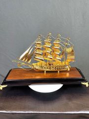 Quà tặng thuyền buồm bằng đồng mạ vàng 24K KT 31cm (Mẫu 9) - Mô hình thuyền