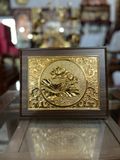 Tranh đĩa hoa sen để bàn bằng đồng vàng mạ vàng 24K KT20x25cm - Quà tặng hoa sen