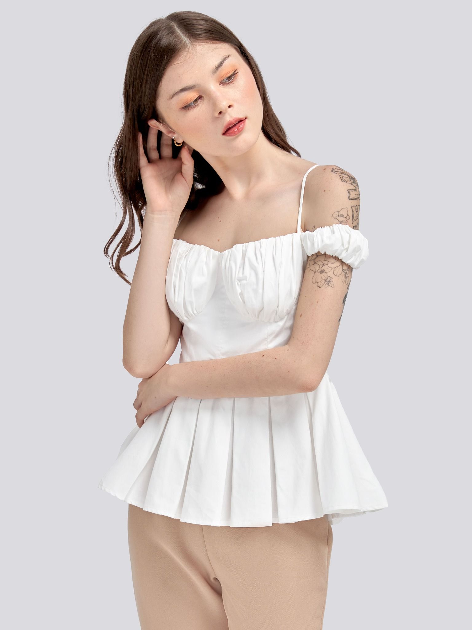 Áo Kiểu Hibis Màu Trắng