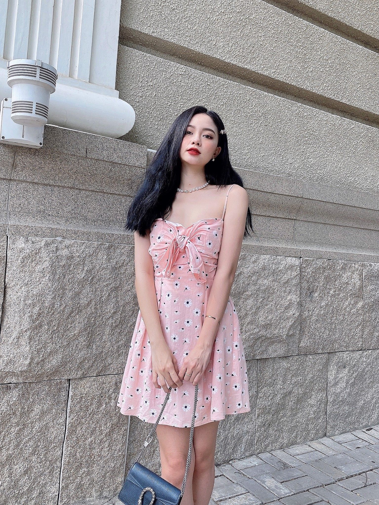 Đầm hai dây Fisty hồng họa tiết hoa cúc