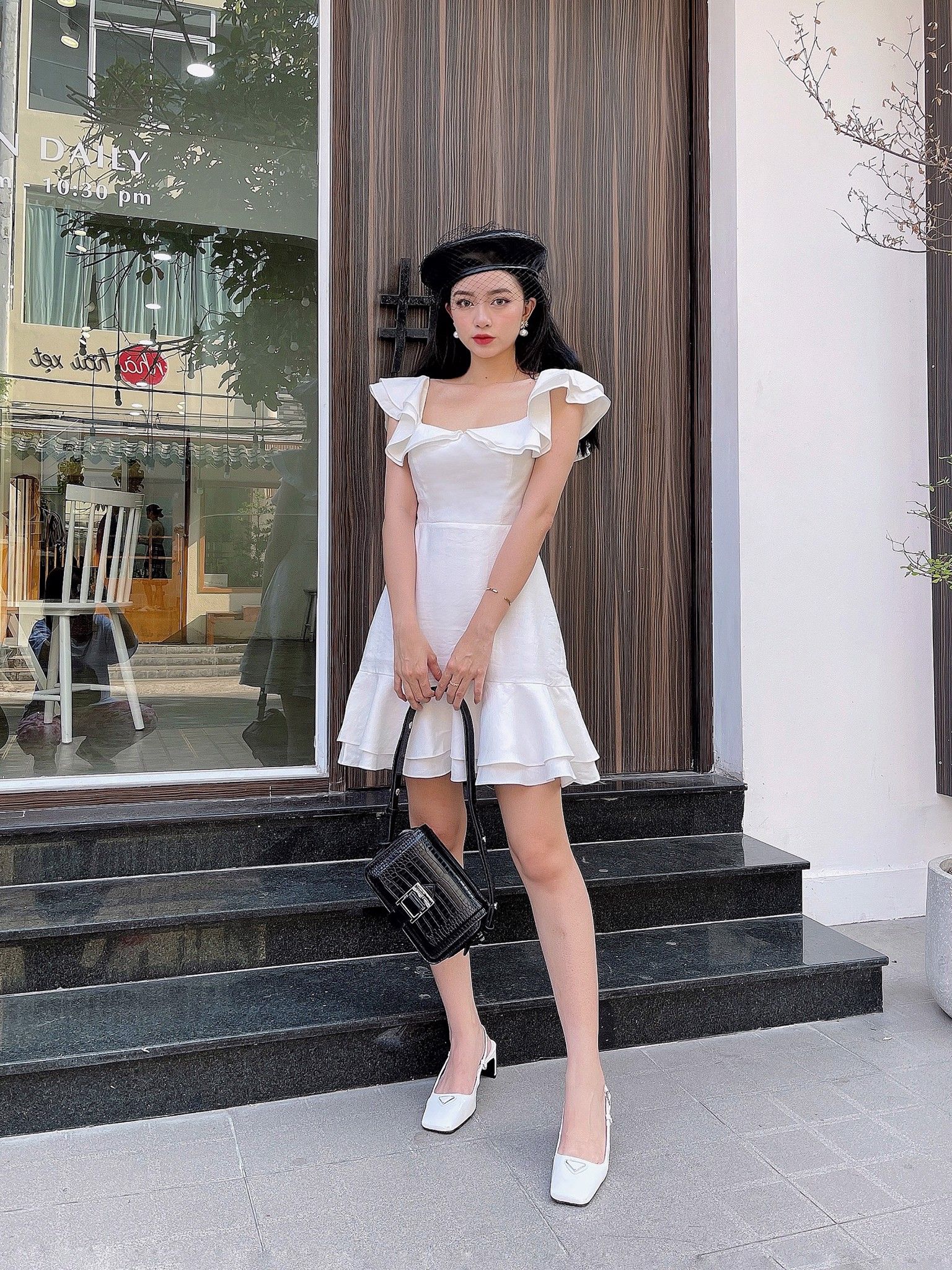Đầm cổ vuông Prita