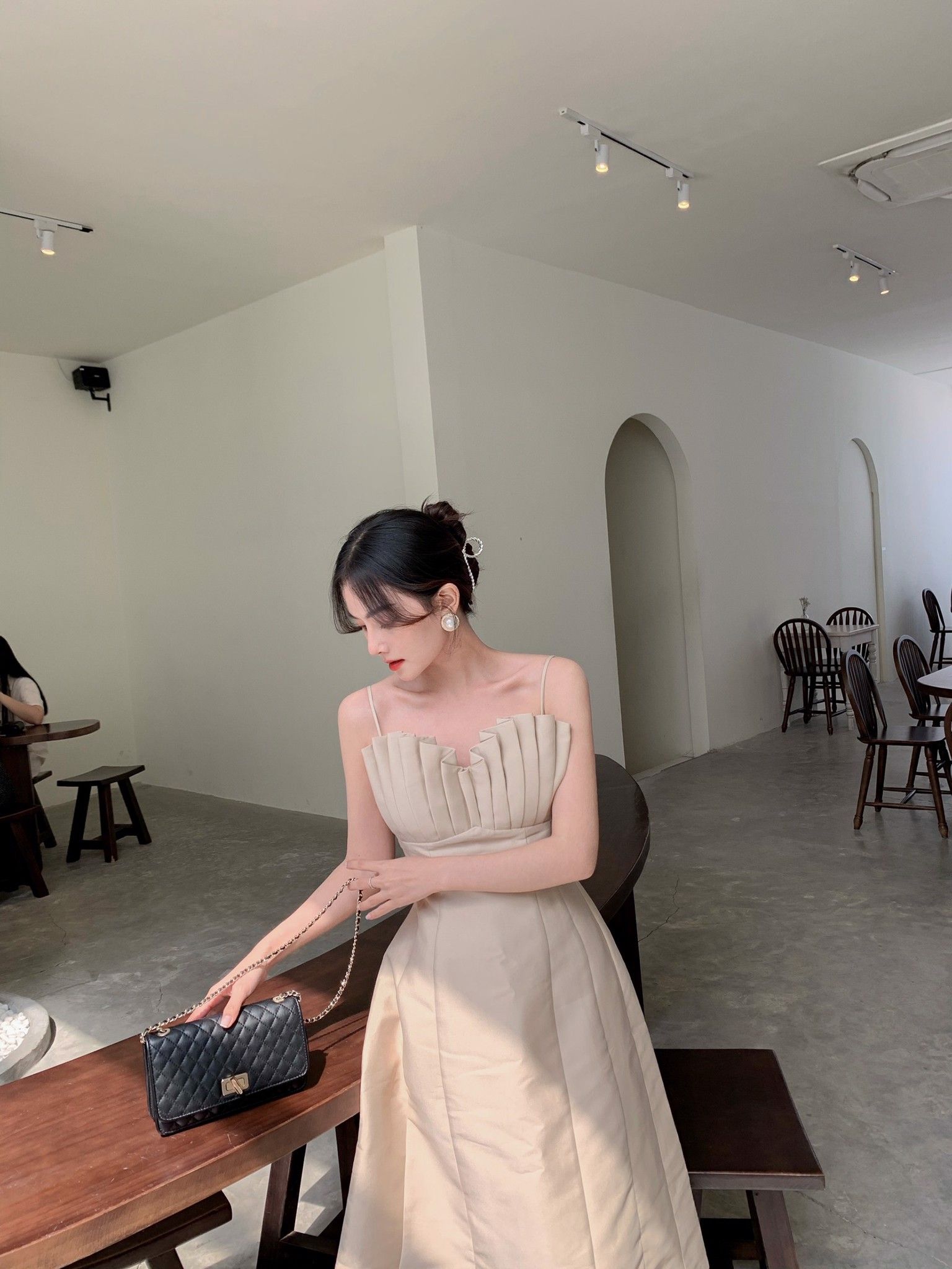 Đầm hai dây cúp ngực kiểu Maris