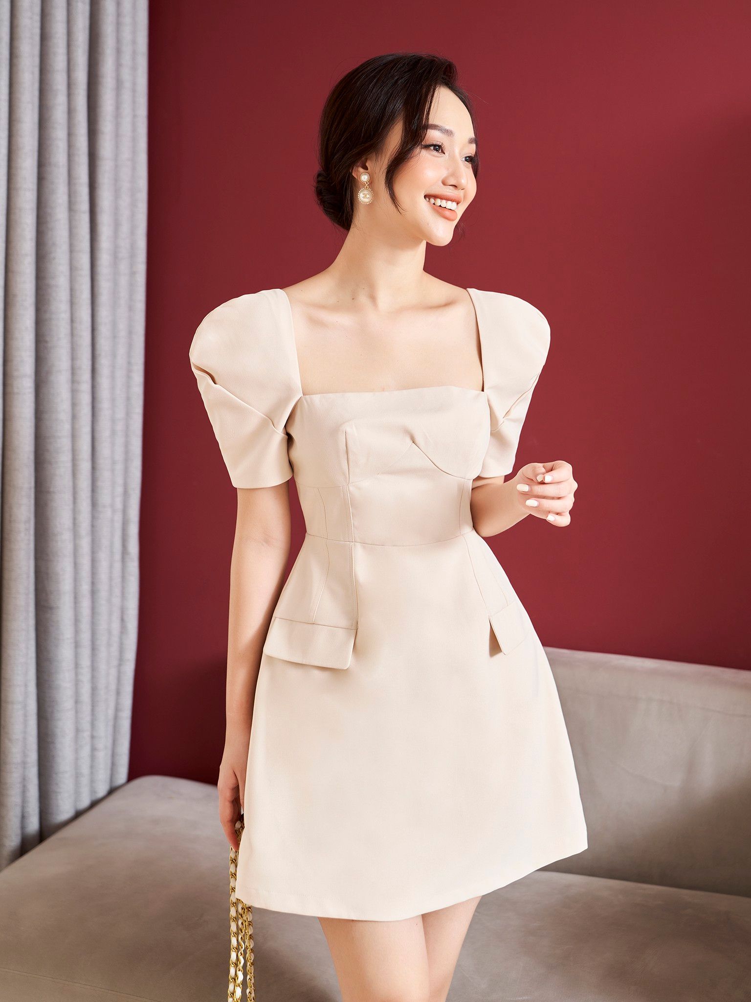 Đầm cổ vuông Amanda
