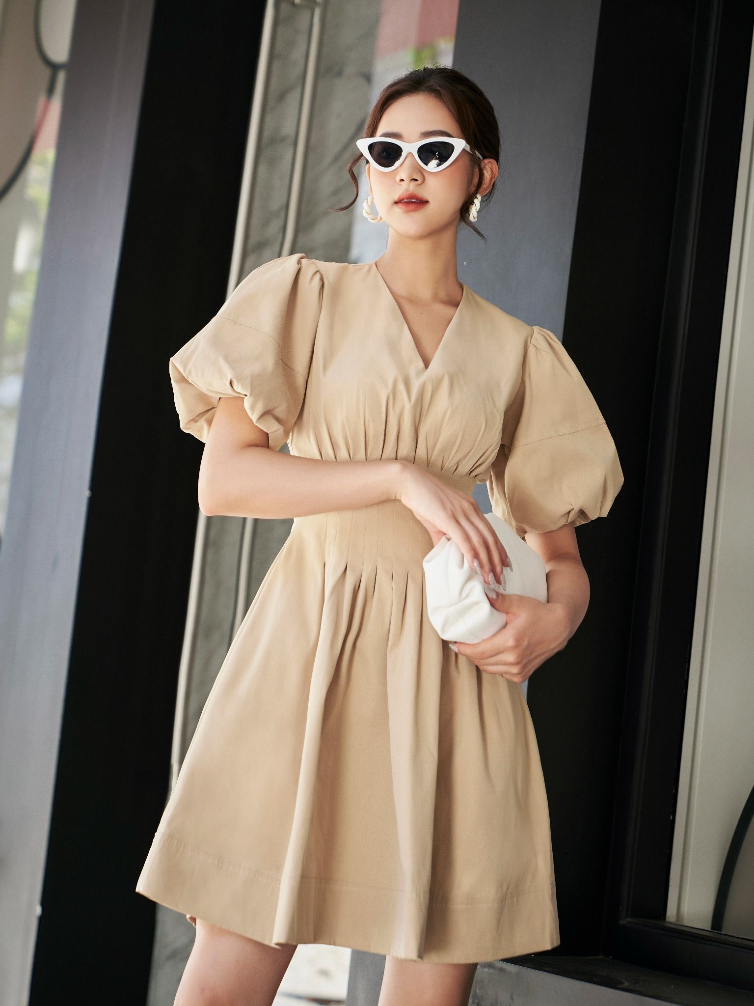 Đầm Ngắn Sami Màu Beige