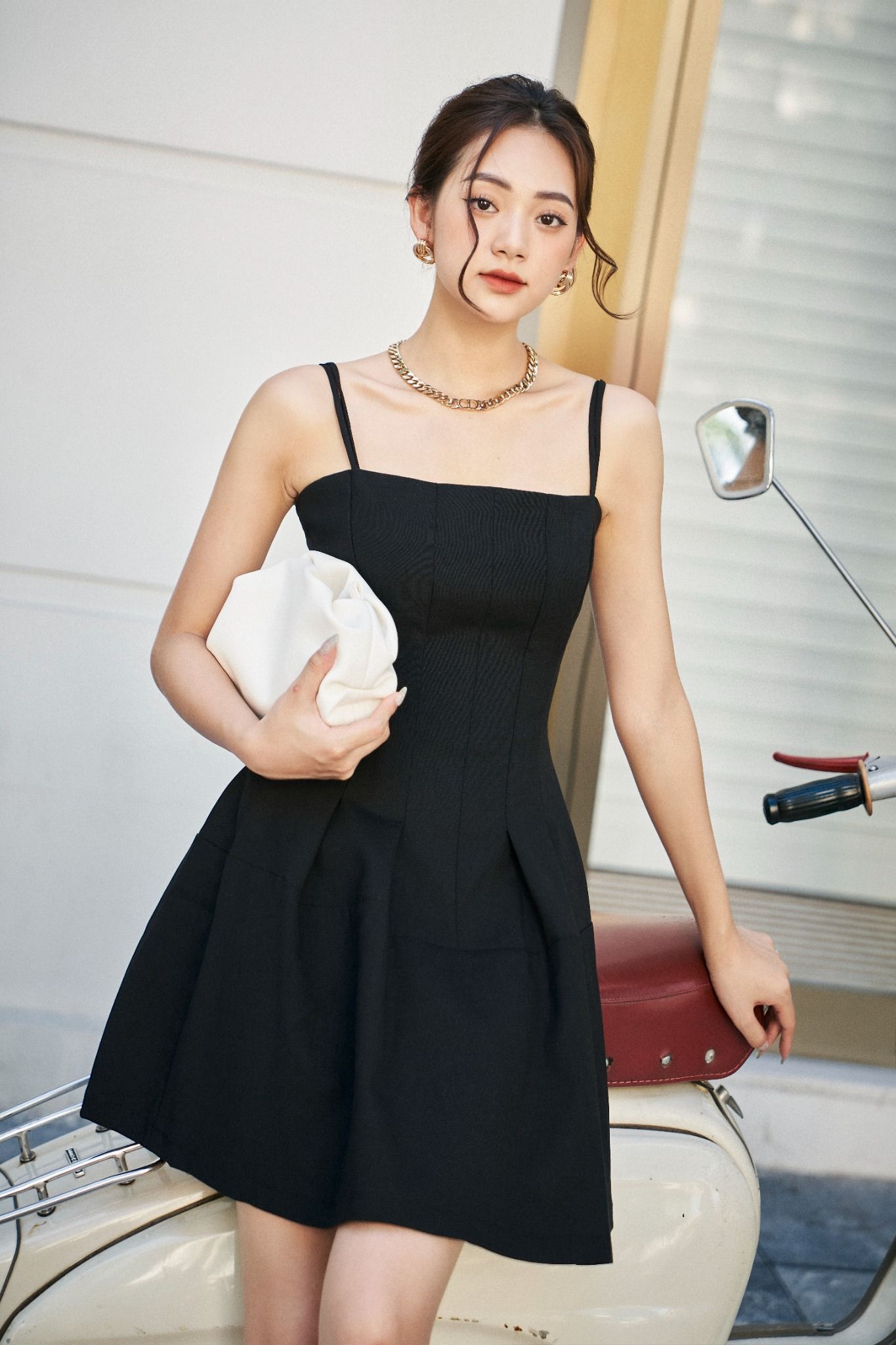 Đầm Ngắn Godiva Màu Đen