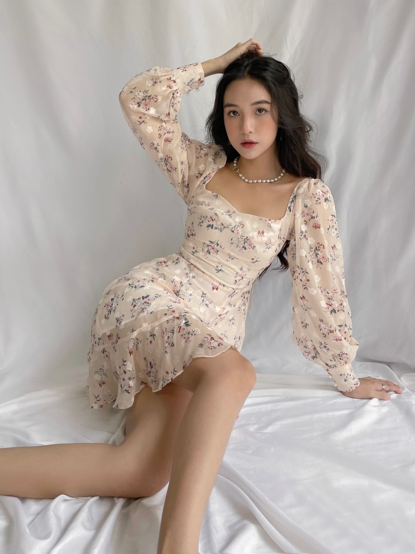 Đầm Ngắn Vience Màu Kem