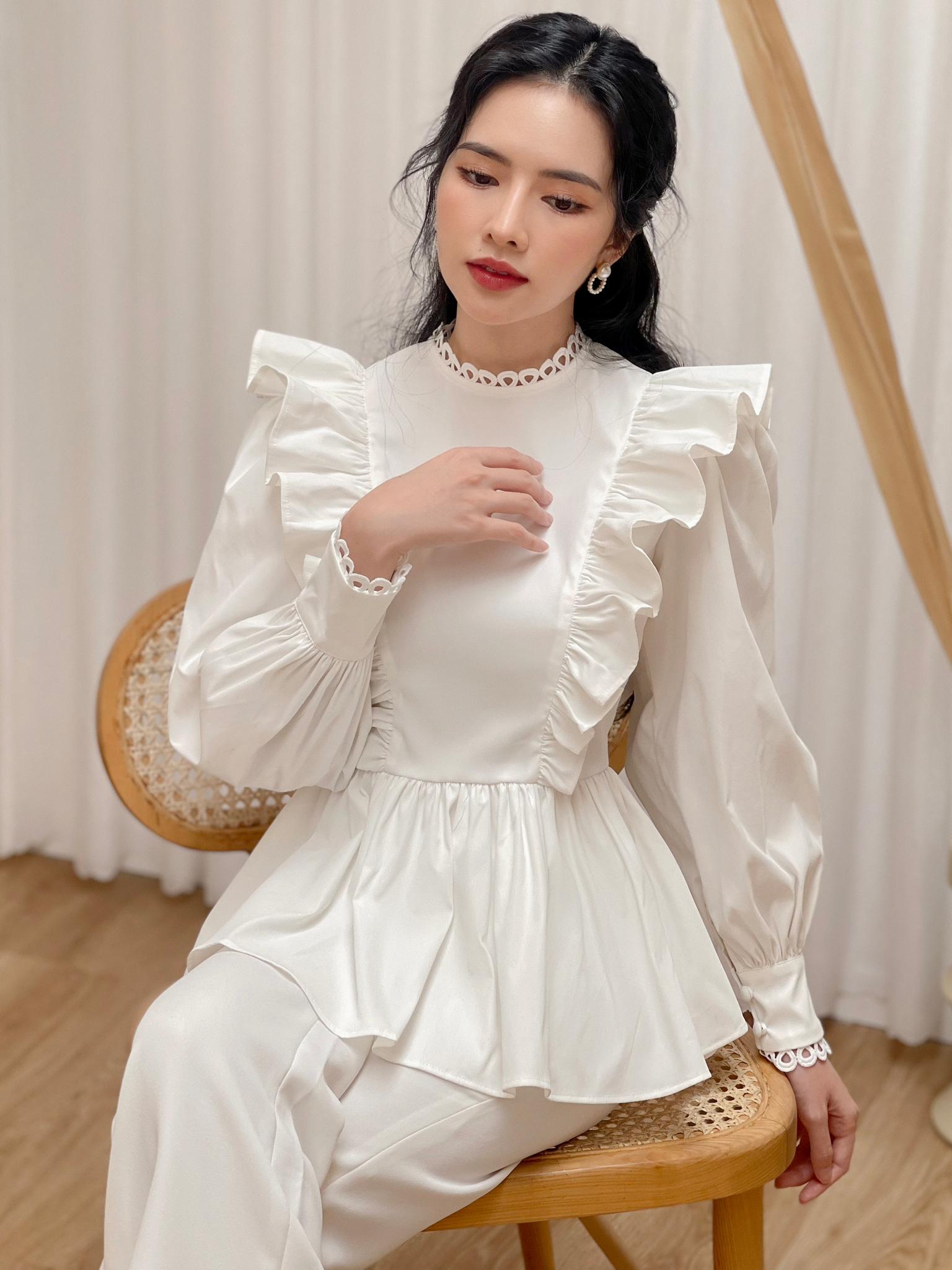 Ao Kiểu Raria Màu Trắng