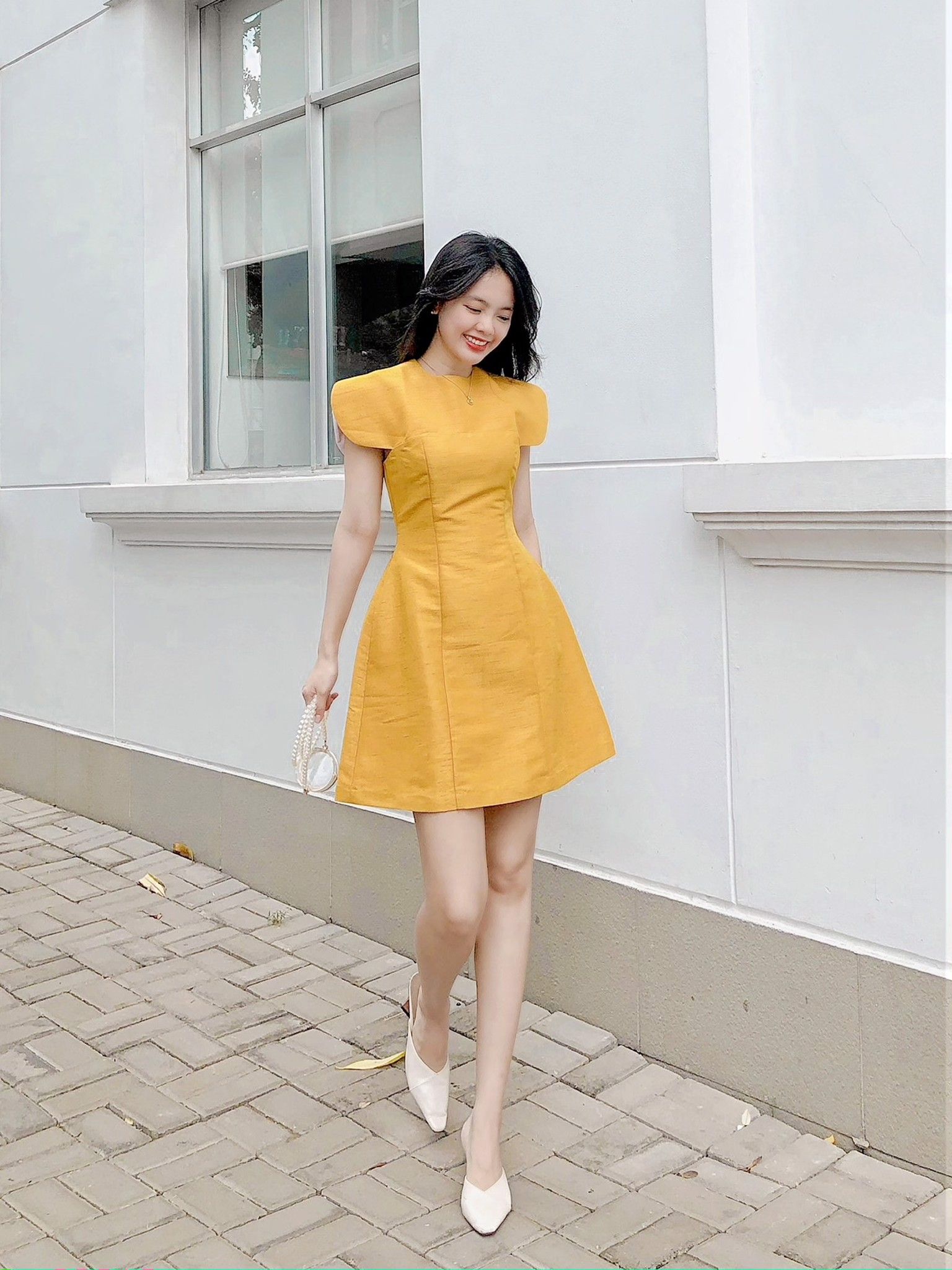 Đầm Ngắn Mirabel