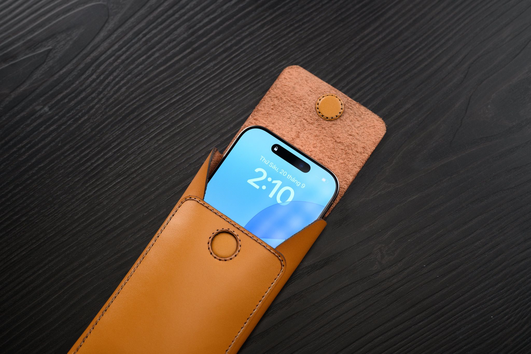 iPhone 16 Series – Bao da nắp dọc