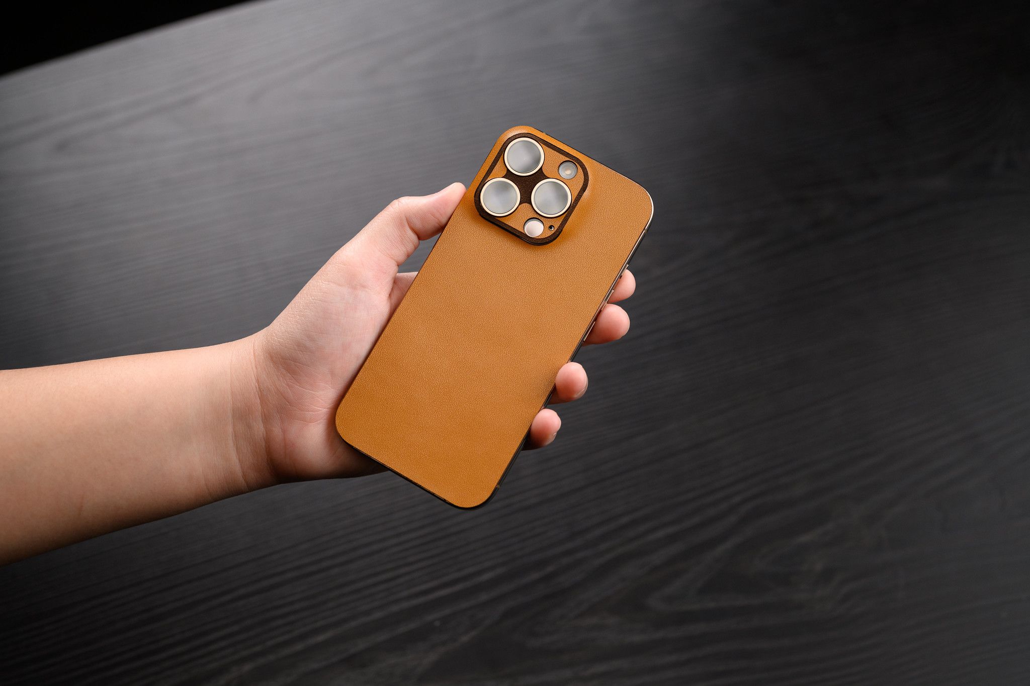iPhone 16 Pro - Dán da điện thoại