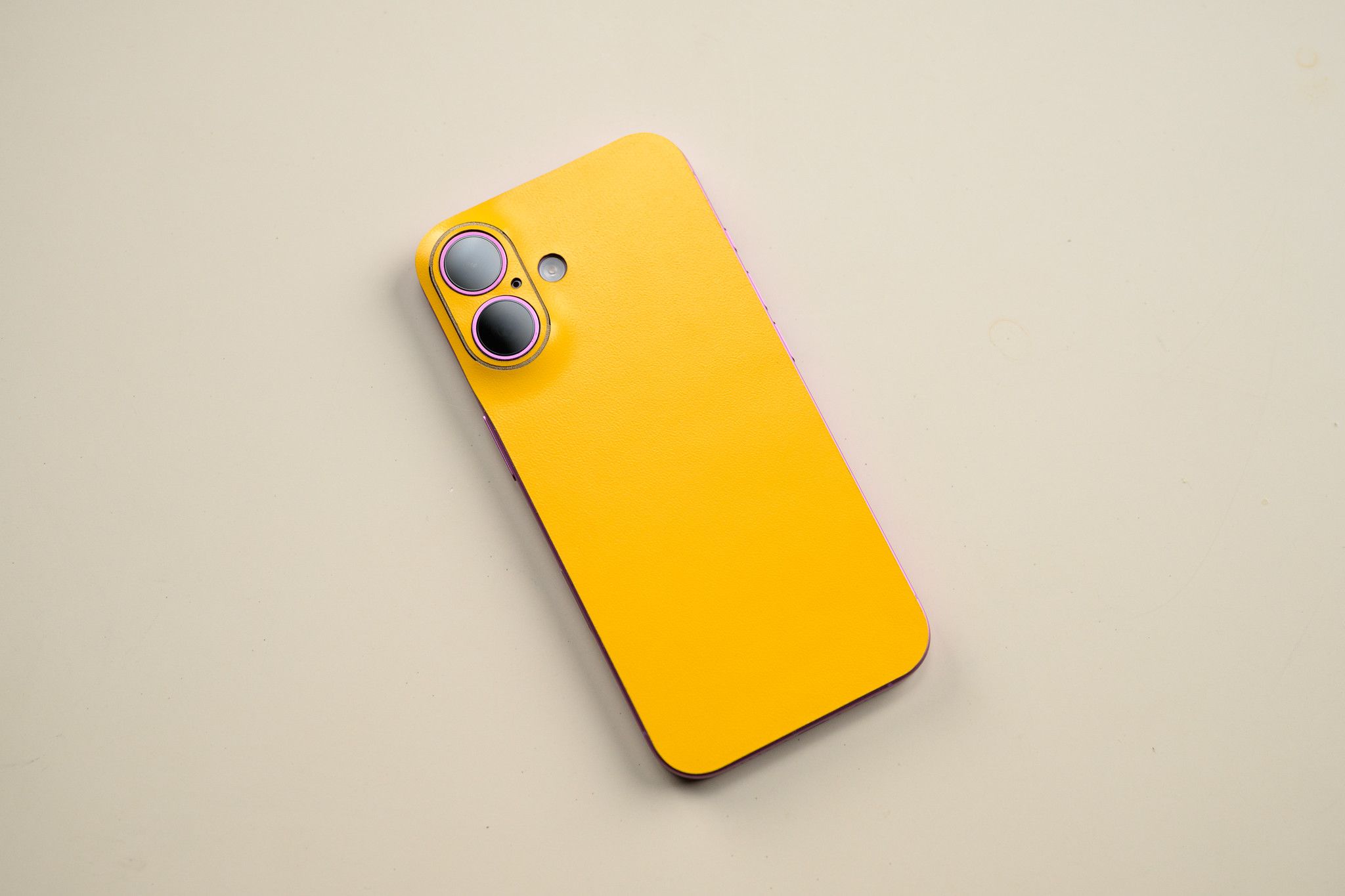 iPhone 16 - Dán da điện thoại