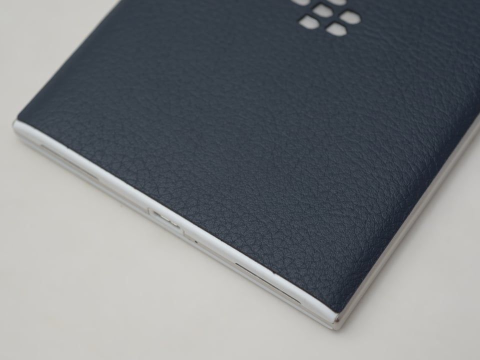  BlackBerry Passport - Dán da điện thoại 