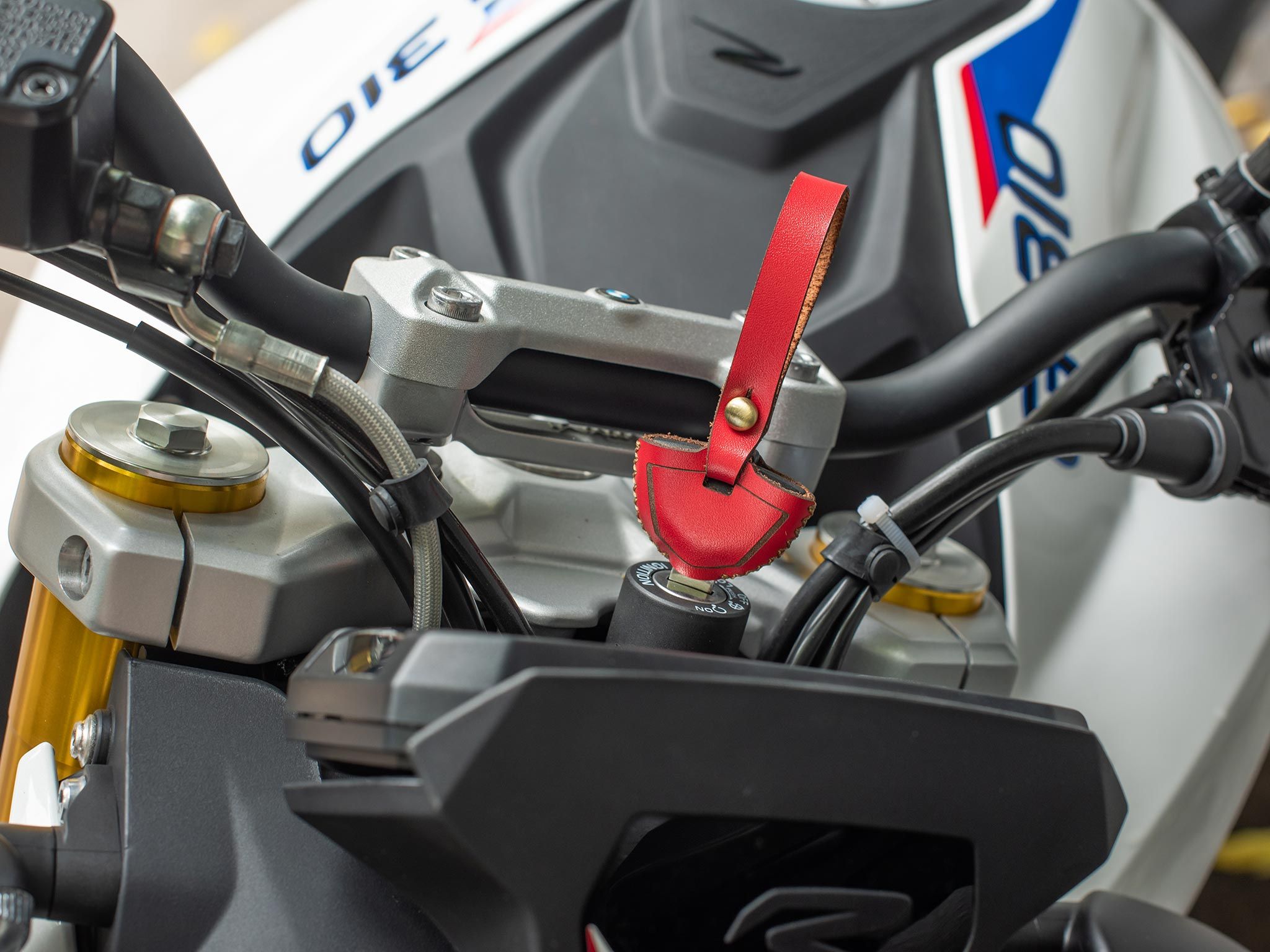 BMW G310R - Bao da chìa khóa