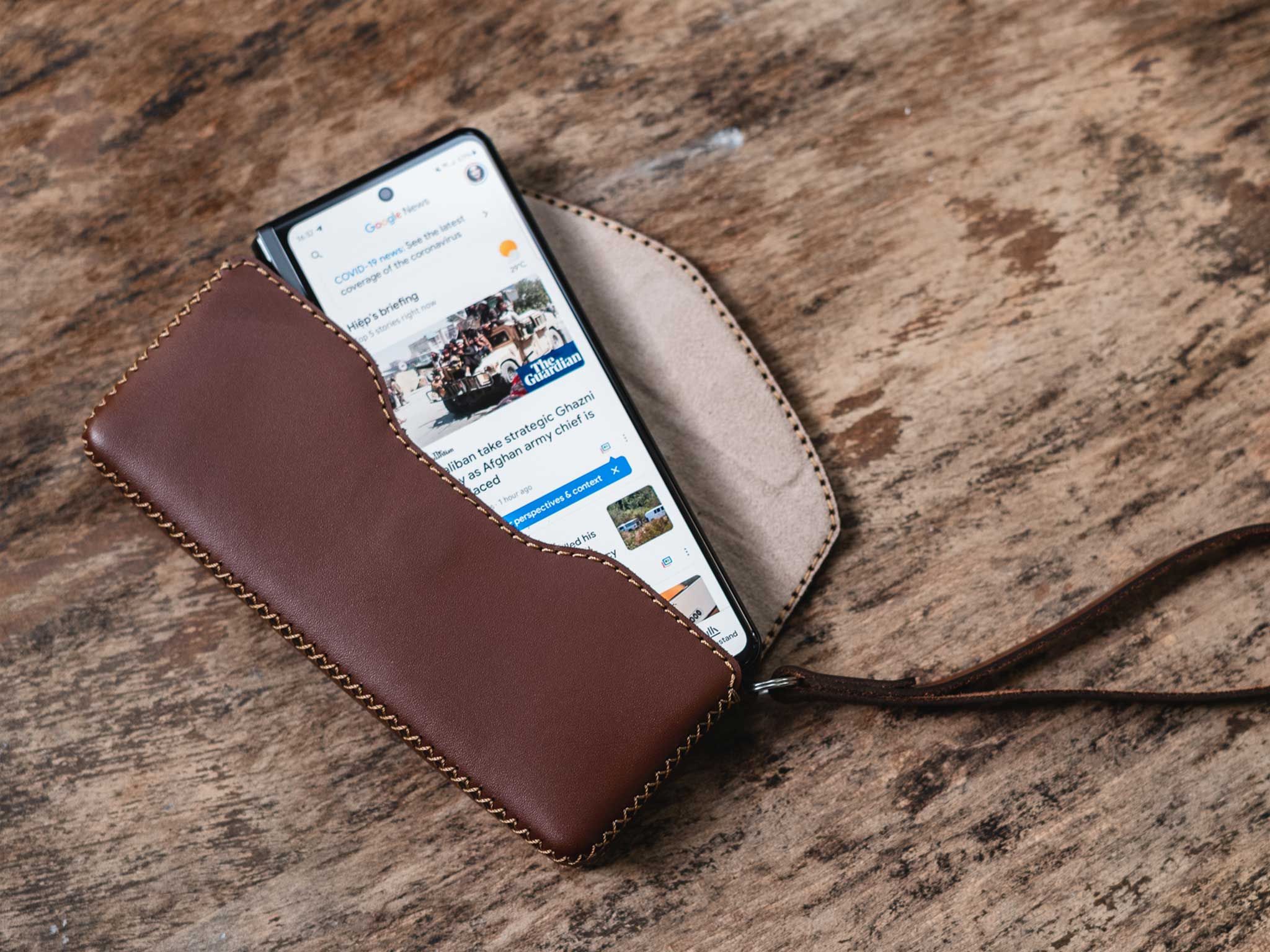 Samsung Galaxy Z Fold3 - Ví da nắp nhọn