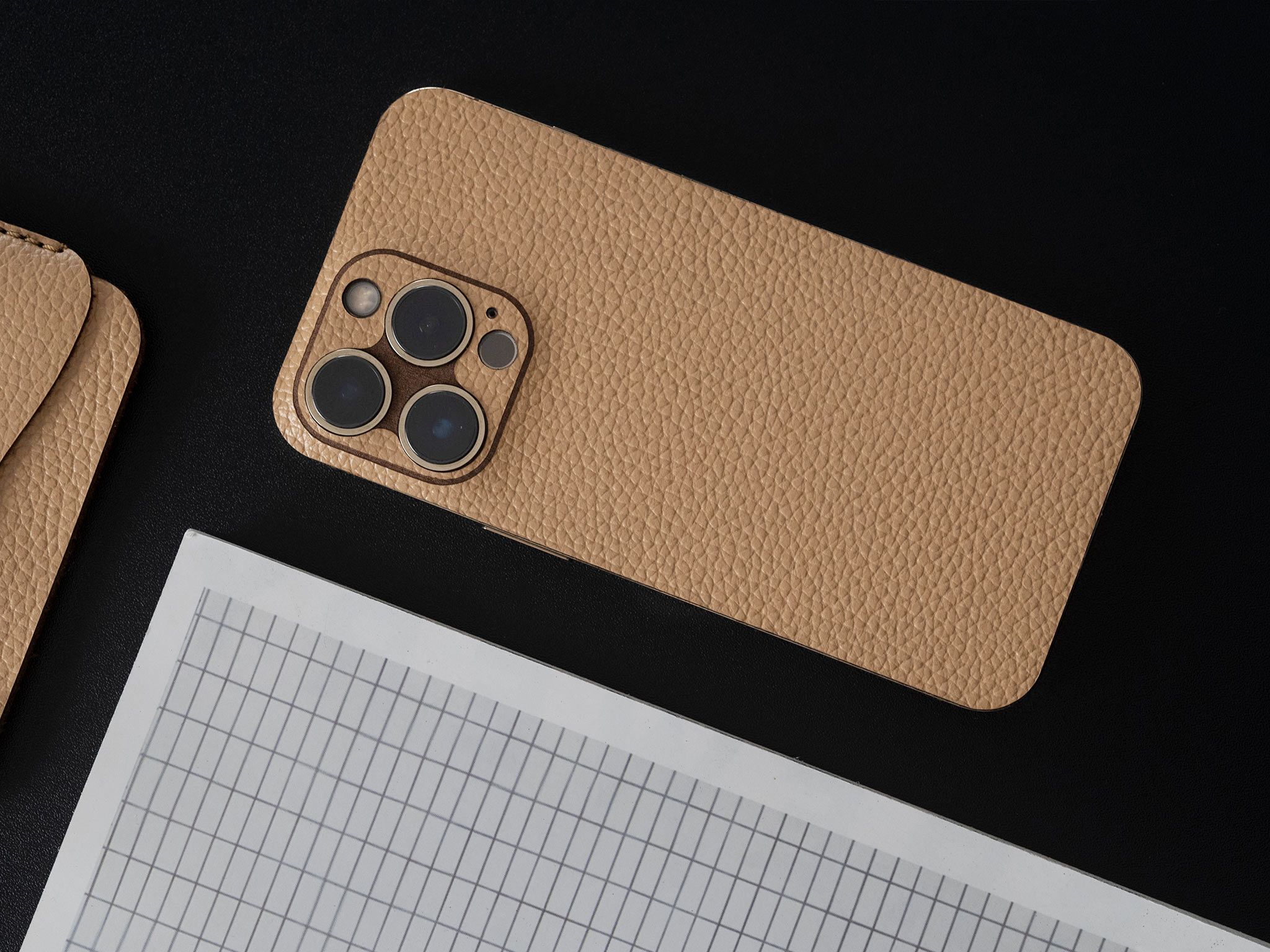 iPhone 13 Pro - Dán da điện thoại