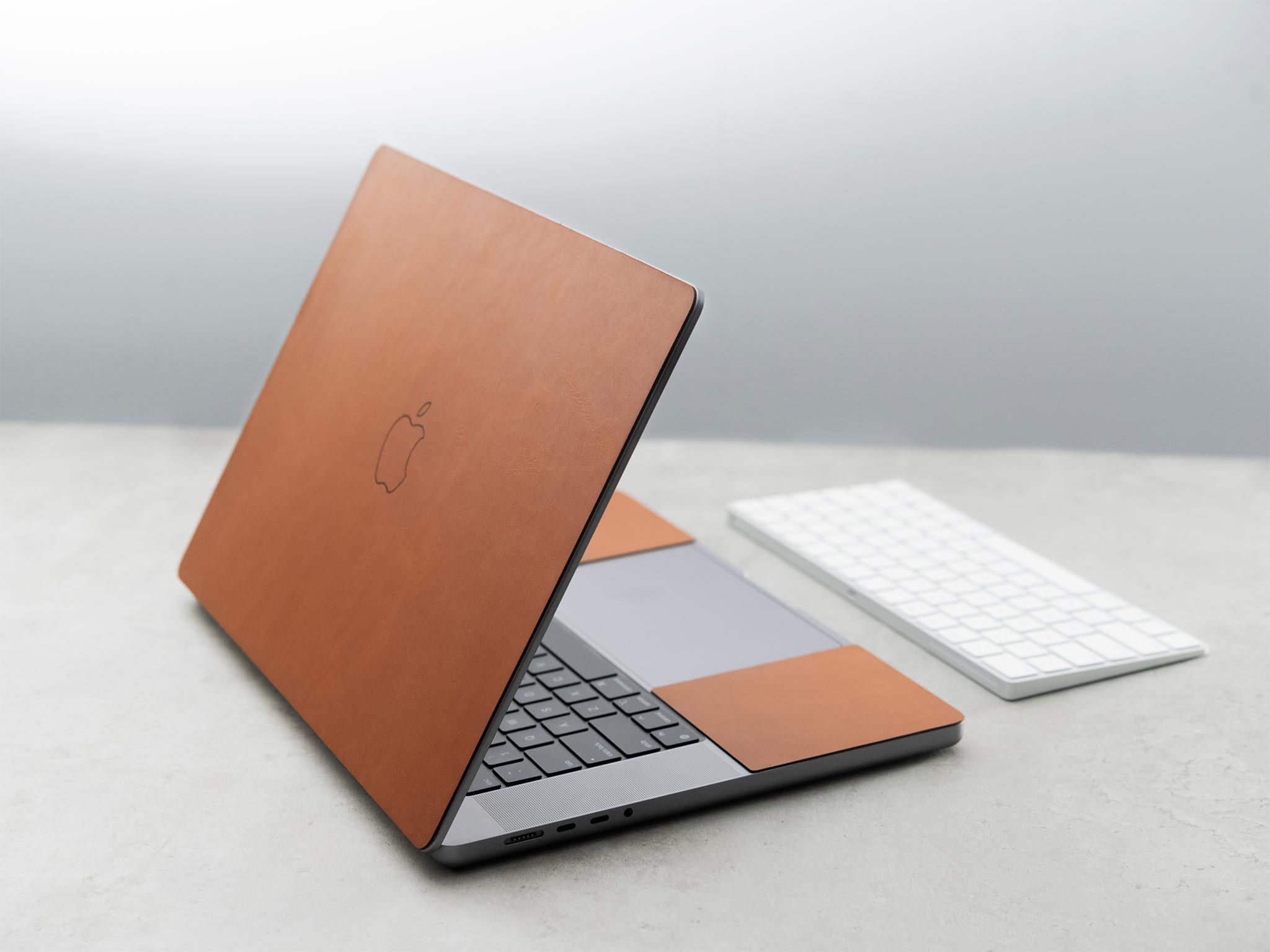 Macbook Pro 14″ M1 (2021) - Dán da cả bộ