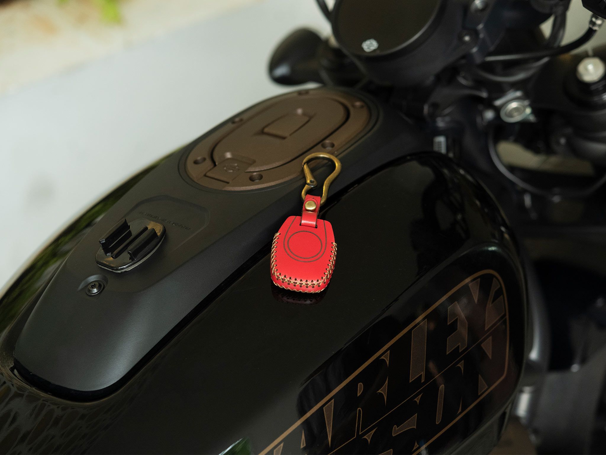 Harley Davidson Sportster S - Bao da chìa khoá (móc carabiner)
