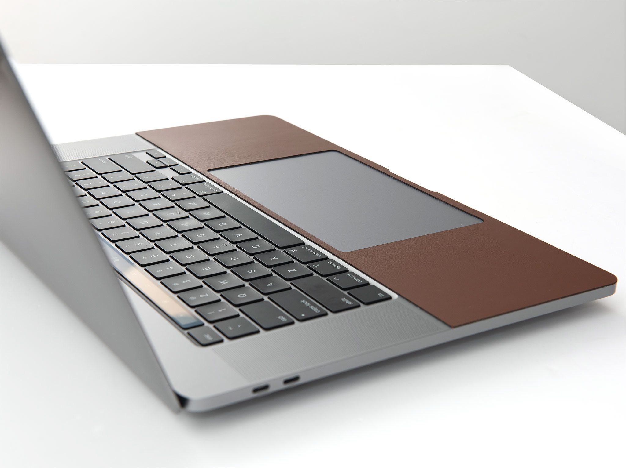 Macbook Pro 16″ (2019) - Dán da lót tay