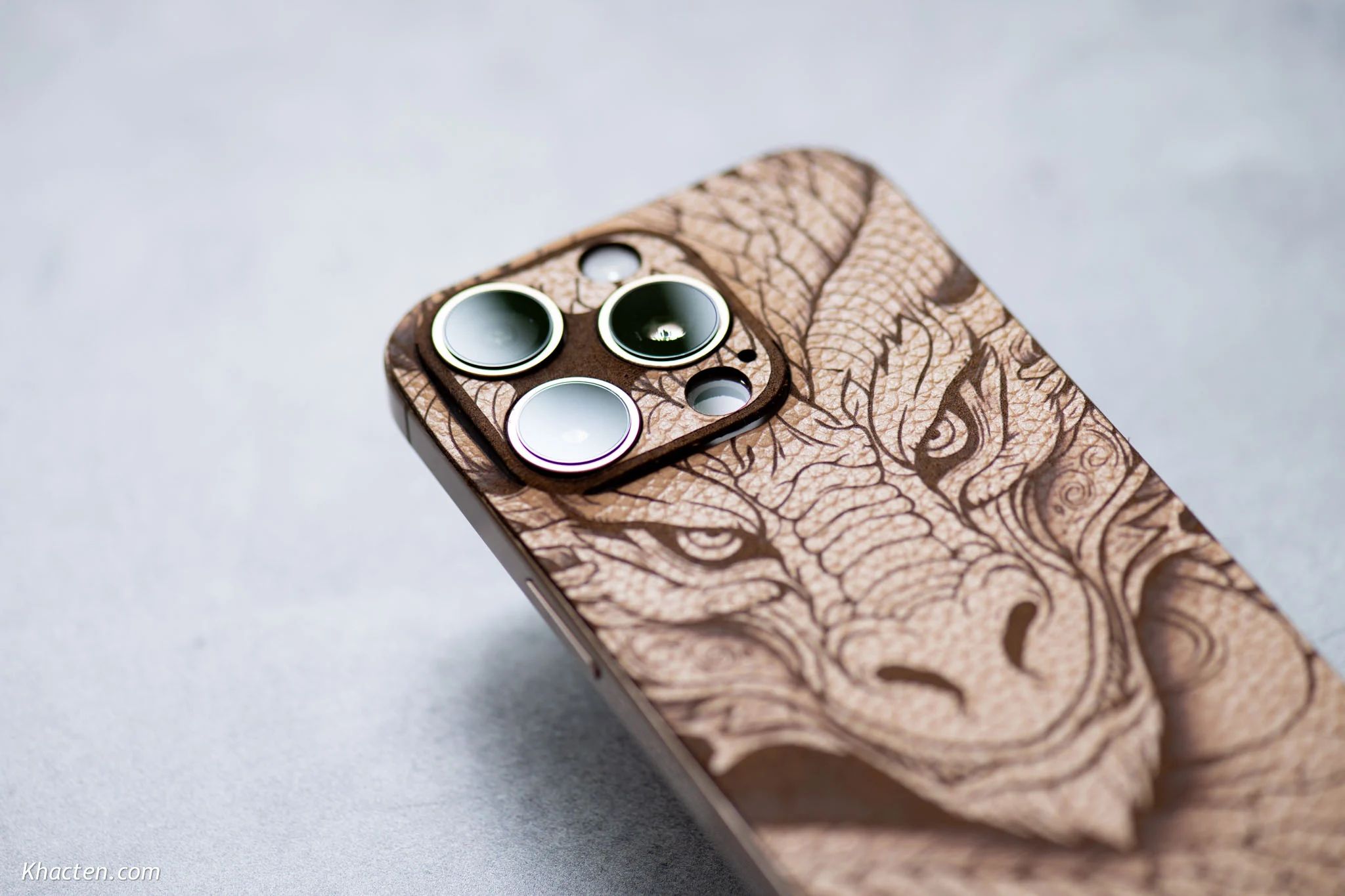 iPhone 16 Series - Dán da khắc Rồng