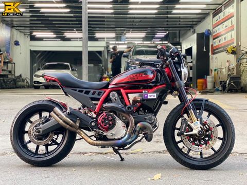 DUCATI SCRAMBLER - 250124