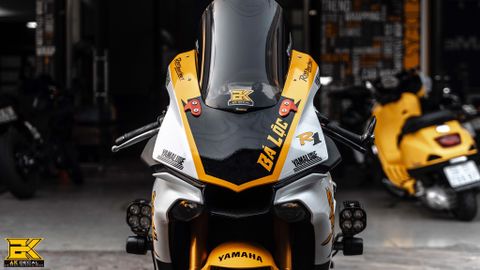 YAMAHA R1 - 006