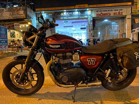 TRIUMPH STREET TWIN - 300322