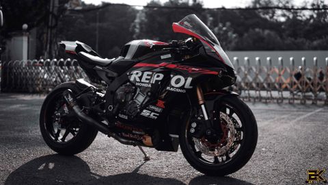 YAMAHA R1 - 007