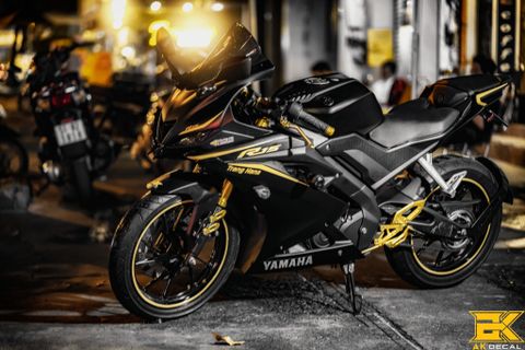 YAMAHA R15 - 120222