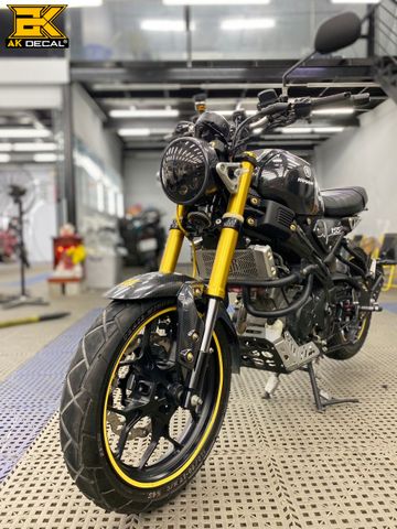 YAMAHA XSR - 03