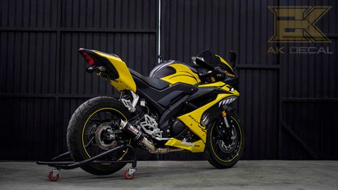 YAMAHA R15 - 014