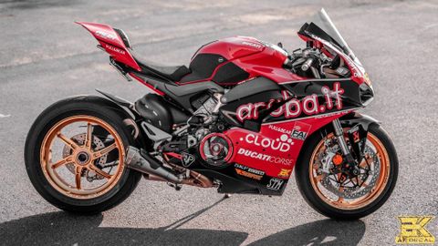 DUCATI PANIGALE V4 - 004