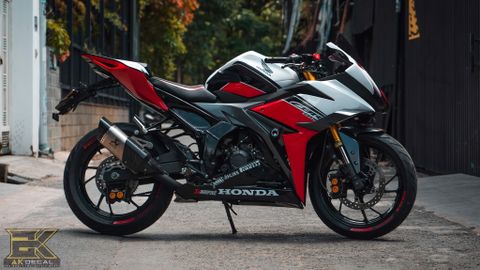 HONDA CBR 150R - 01