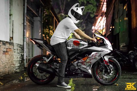 YAMAHA R15 - 018